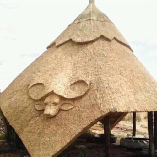 Custom thatching